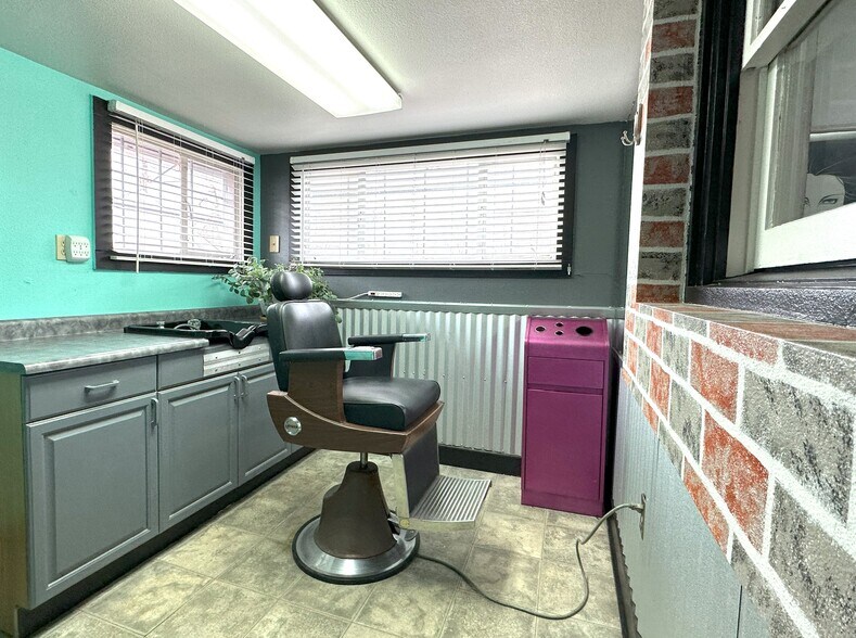 More Photos Of 1809 W Colorado Ave, Colorado Springs Freestanding For Sale