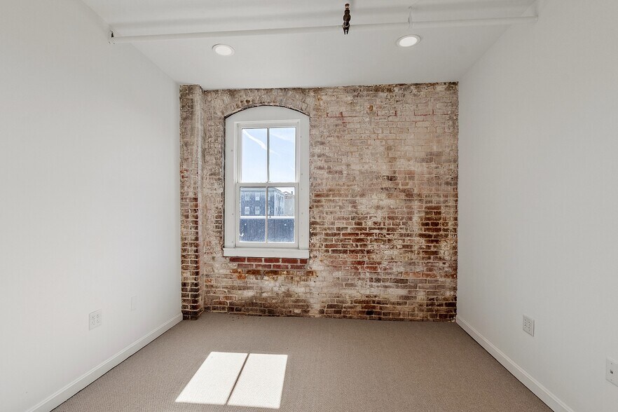 More Photos Of 97-103 Water St, Worcester Office For Sale