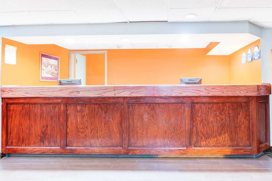 More Photos Of 2701 Highway 82 E, Greenville Hotel For Sale