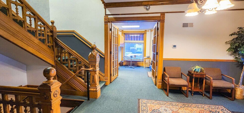 More Photos Of 1003 N Washington Ave, Lansing Office Residential For Lease