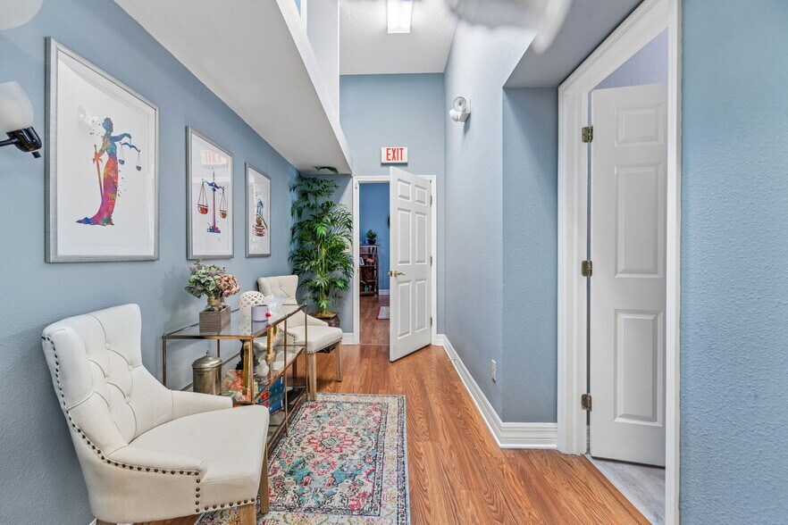 More Photos Of 402 E 7th Ave, Tampa Office For Sale