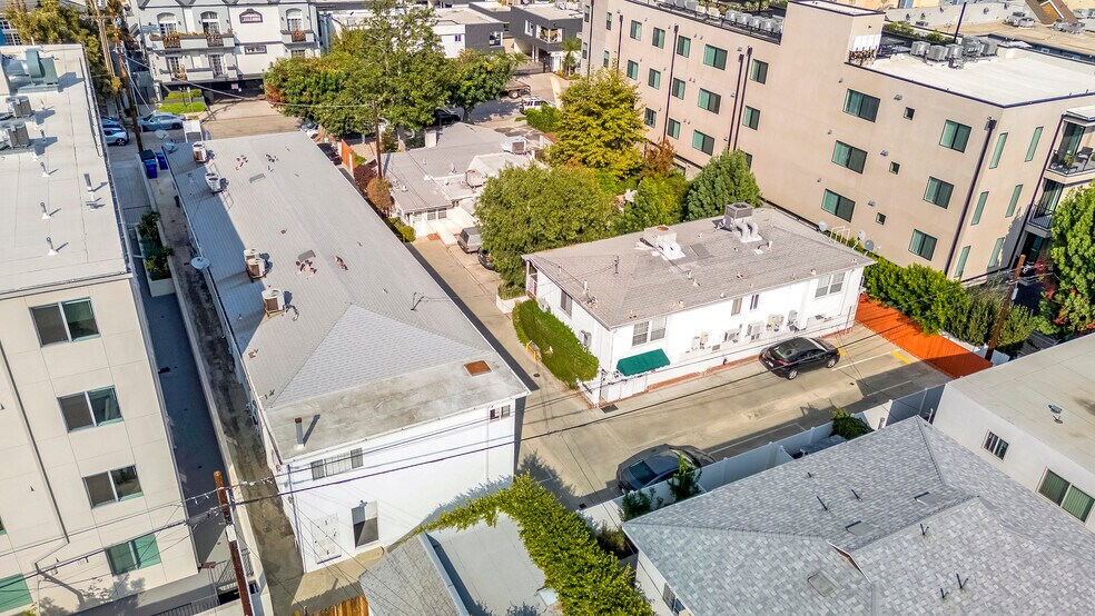 More Photos Of 10814-10818 Blix St, West Toluca Lake Apartments For Sale