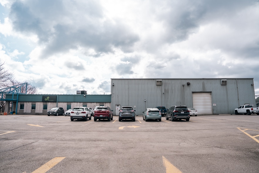More Photos Of 200 Eastport Blvd, Hamilton Warehouse For Lease