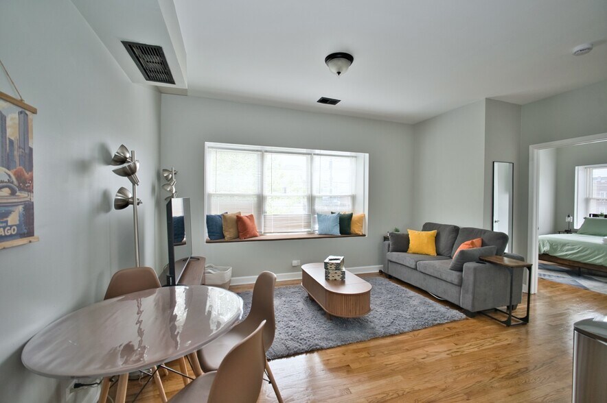 More Photos Of 3034-3040 W Montrose Ave, Chicago Apartments For Sale