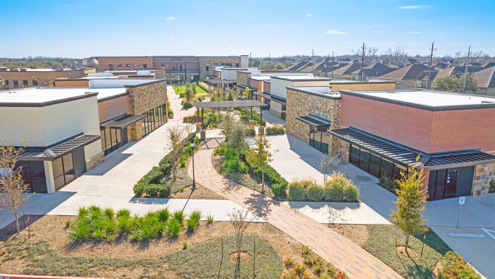 Primary Photo Of 18722 University Blvd, Sugar Land Unknown For Lease