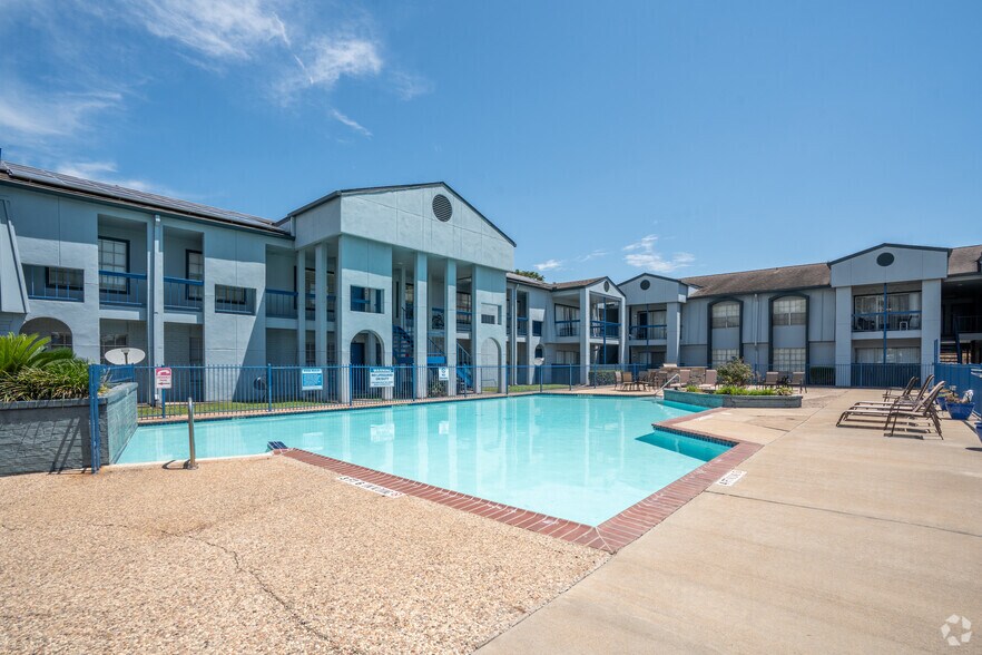 More Photos Of 3802 Nasa Rd, Seabrook Apartments For Sale