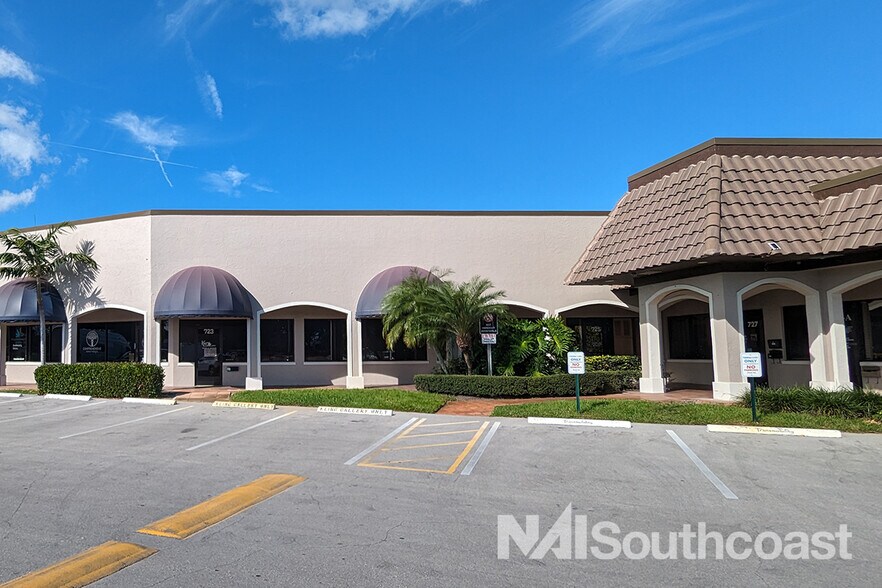 More Photos Of 715-735 Colorado Ave, Stuart Unknown For Lease