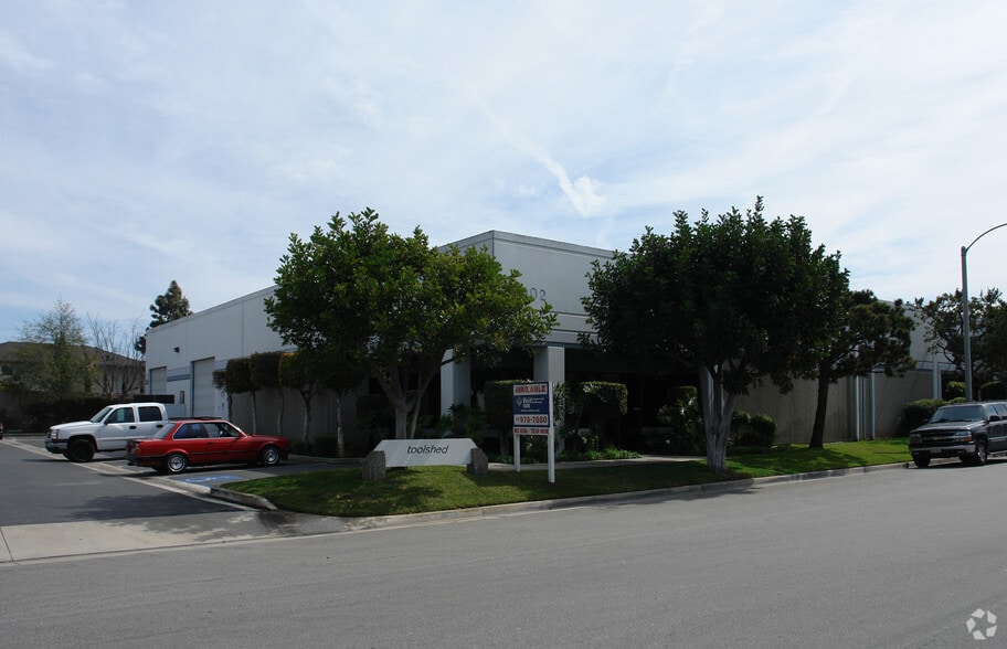 Primary Photo Of 17902 Georgetown Ln, Huntington Beach Warehouse For Lease