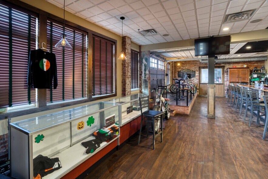 More Photos Of 3817 Pacific Ave, Wildwood Restaurant For Sale