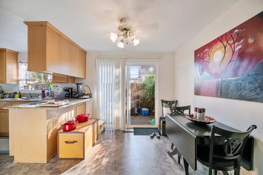More Photos Of 437 Ash St, Central Point Apartments For Sale