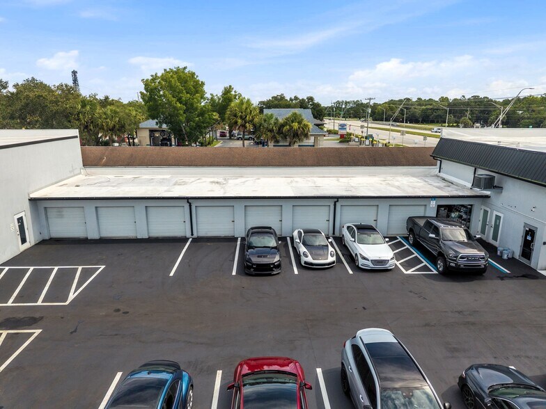 More Photos Of 12445 Collier Blvd, Naples Showroom For Sale