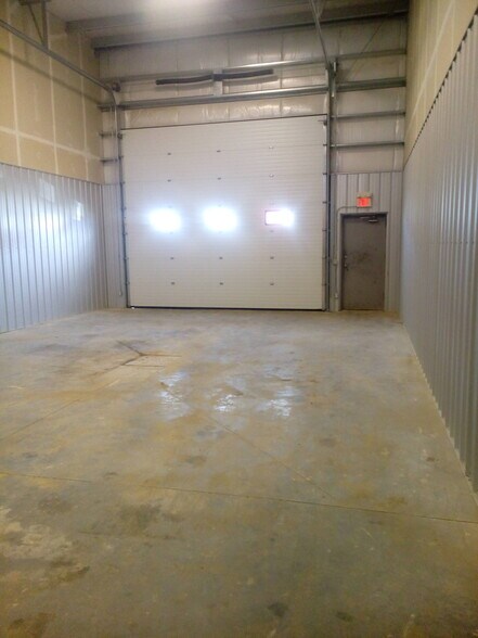 More Photos Of 285127 Frontier Rd, Calgary Warehouse For Lease