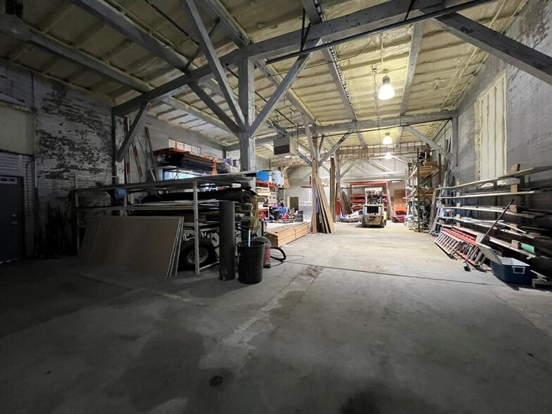 More Photos Of 700 Keogh Ct, Great Falls Light Distribution For Lease