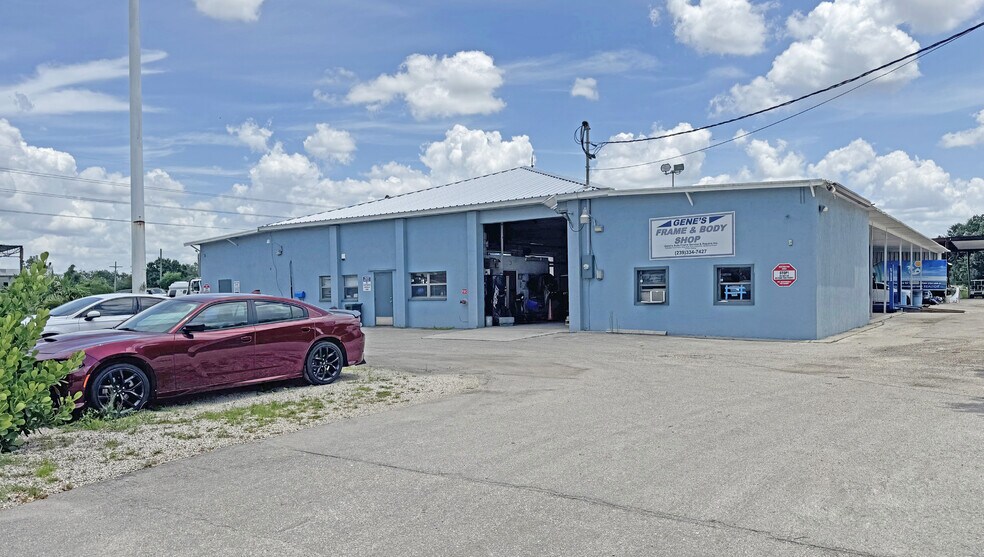 More Photos Of 3100 Kennesaw St, Fort Myers Warehouse For Sale