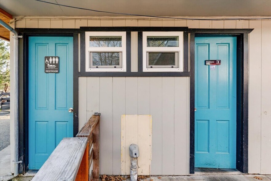 More Photos Of 404 CA-3 Hwy, Etna Restaurant For Sale