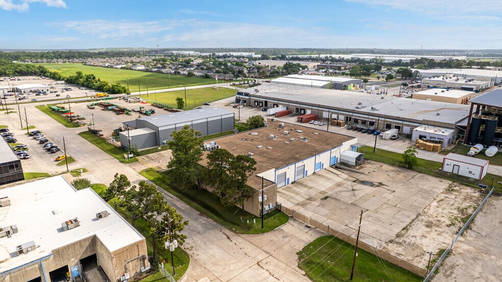 More Photos Of 18120 Ammi Trl, Houston Light Manufacturing For Lease