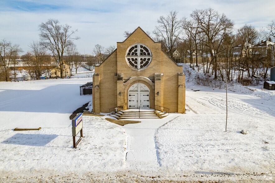 More Photos Of 285 Capital Ave SW, Battle Creek Religious Facility For Sale