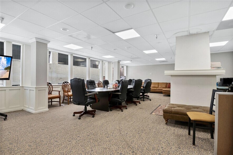 More Photos Of 13-23 W Pine St, Orlando Storefront Retail Office For Sale