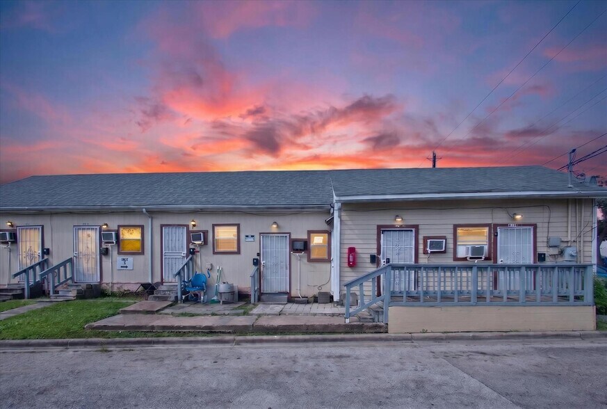 Primary Photo Of 3401 Ennis St, Houston Apartments For Sale