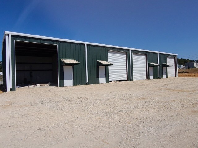 More Photos Of 185 Cowboy, Calhoun Warehouse For Lease