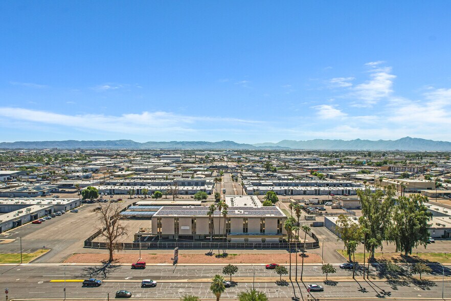 More Photos Of 3001 W Indian School Rd, Phoenix Office For Sale