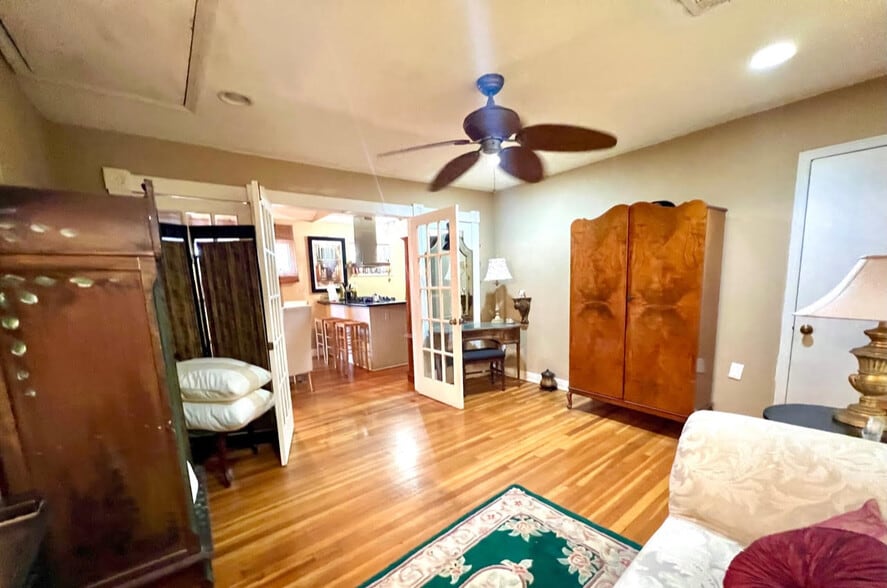 More Photos Of 5537 Canal Blvd, New Orleans Freestanding For Sale
