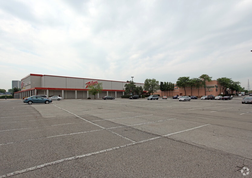 More Photos Of 45 Overlea Blvd, Toronto General Retail For Lease