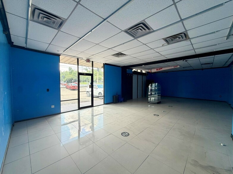 More Photos Of 2401 W Pensacola St, Tallahassee General Retail For Lease