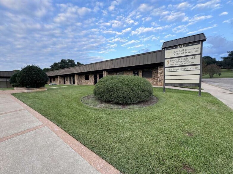 Primary Photo Of 3312 N University Dr, Nacogdoches Office For Sale