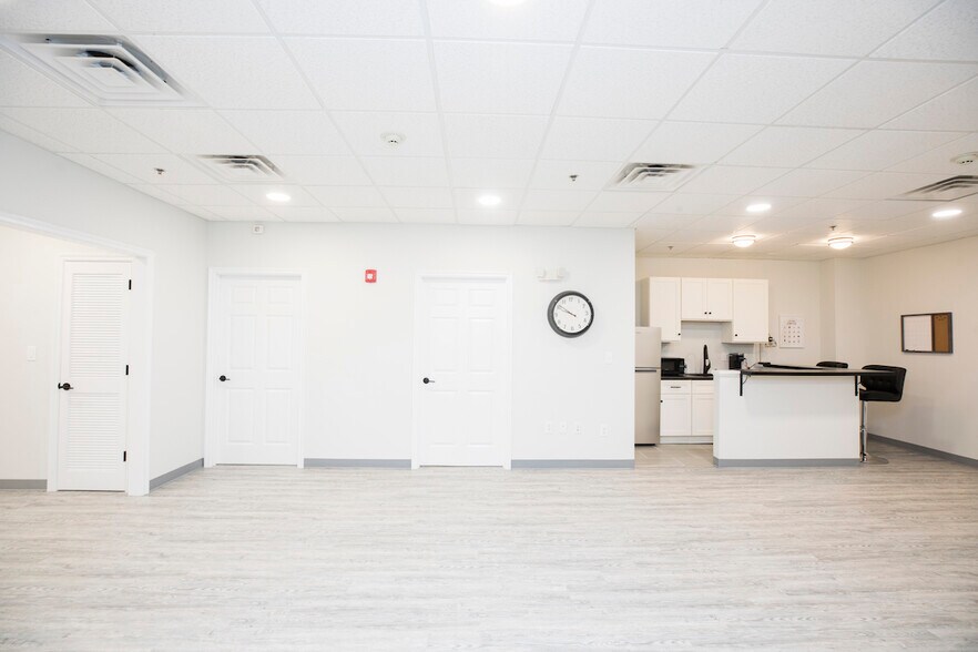 More Photos Of 1019 Osgood St, North Andover Storefront Retail Office For Sale