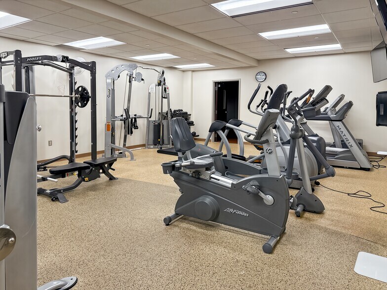 More Photos Of 860 Blue Gentian Rd, Eagan Coworking Space