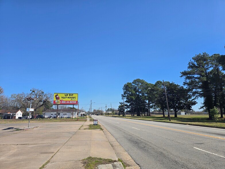 More Photos Of 2008 Portsmouth Blvd, Portsmouth Warehouse For Sale