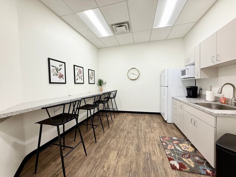 More Photos Of 428 S Gilbert Rd, Gilbert Office For Lease