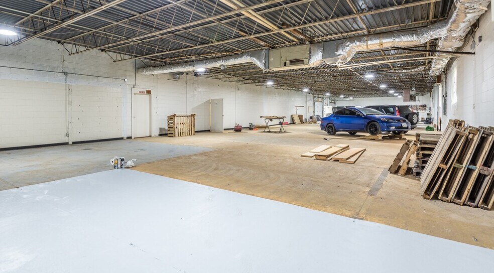 More Photos Of 204 Thompson Ave, Fredericksburg Warehouse For Lease