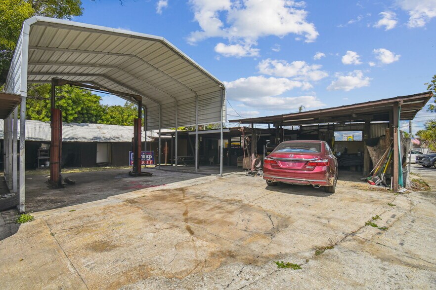 More Photos Of 6432 N Orange Blossom Trl, Orlando Auto Dealership For Sale