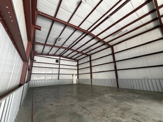 More Photos Of 10251 Tanner Rd, Houston Warehouse For Lease