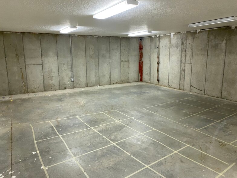 More Photos Of 327 W Gordon Ave, Layton Office For Sale