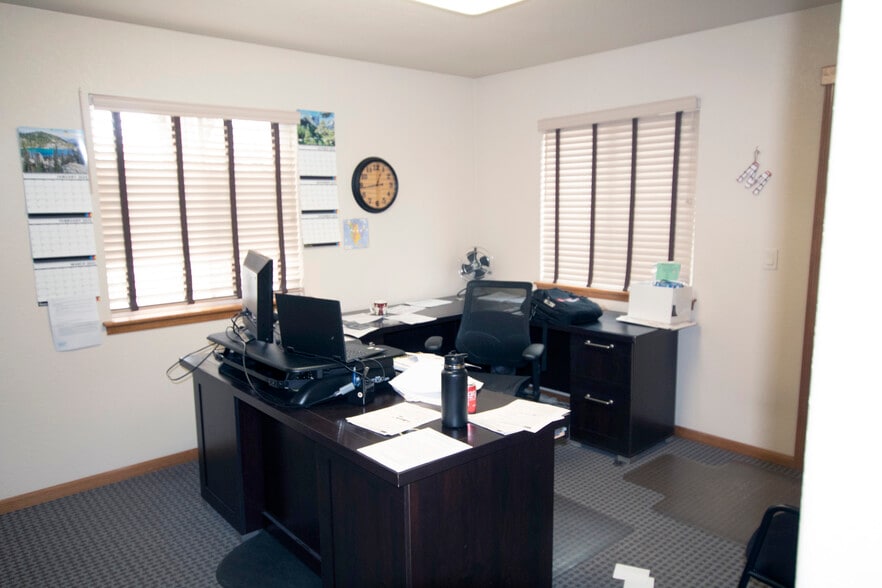 More Photos Of 320 E 27th St, Loveland Medical For Lease