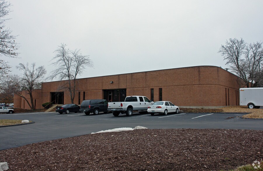 More Photos Of 824-830 Fee Fee Rd, Saint Louis Unknown For Lease