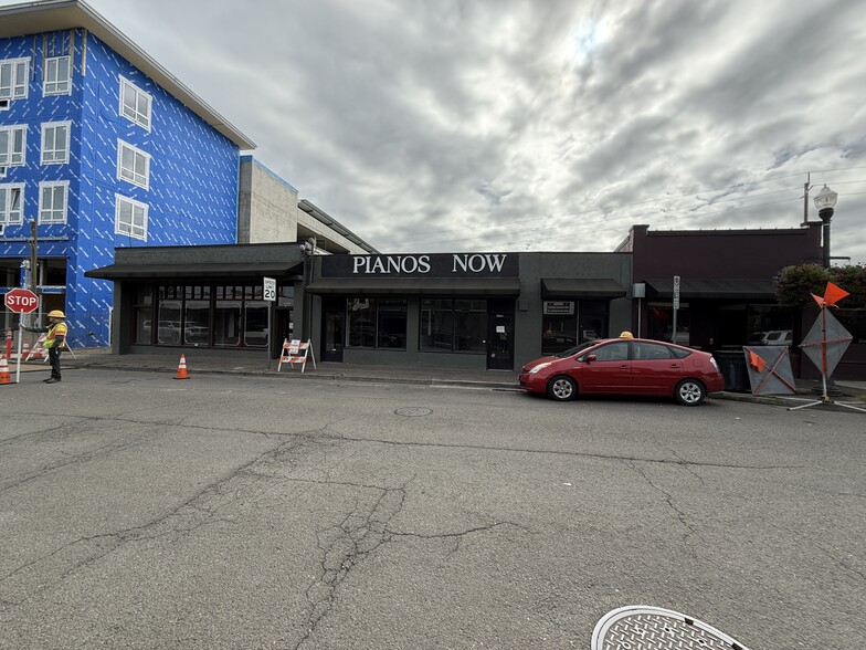 Primary Photo Of 12320-12350 SW Broadway St, Beaverton Storefront For Lease