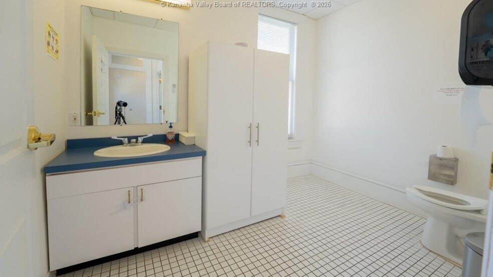 More Photos Of 1510 Kanawha Blvd E, Charleston Office For Sale