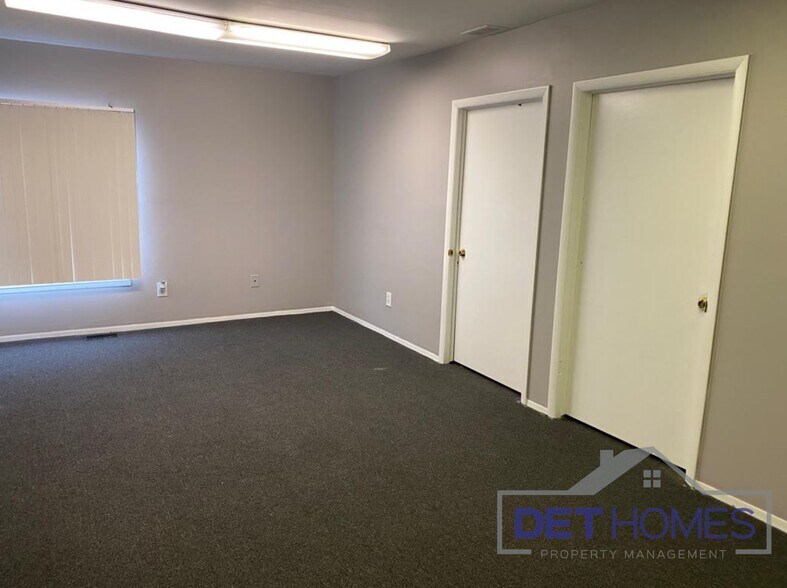 More Photos Of 17200 W 10 Mile Rd, Southfield Office For Lease