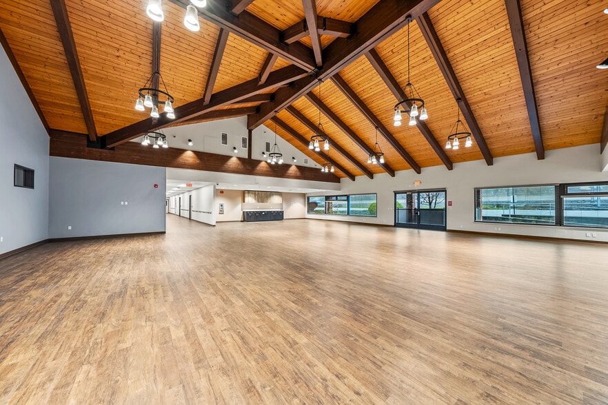 More Photos Of 2166 NW Vine St, Grants Pass Medical For Sale