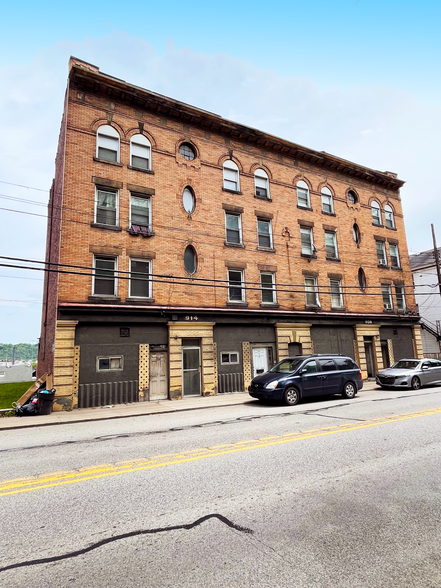 Primary Photo Of 904-914 Island Ave, Mckees Rocks Apartments For Sale