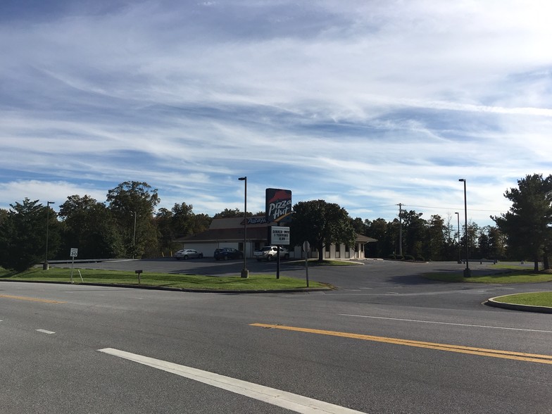 Primary Photo Of 4341 Old Taneytown Rd, Taneytown Restaurant For Lease