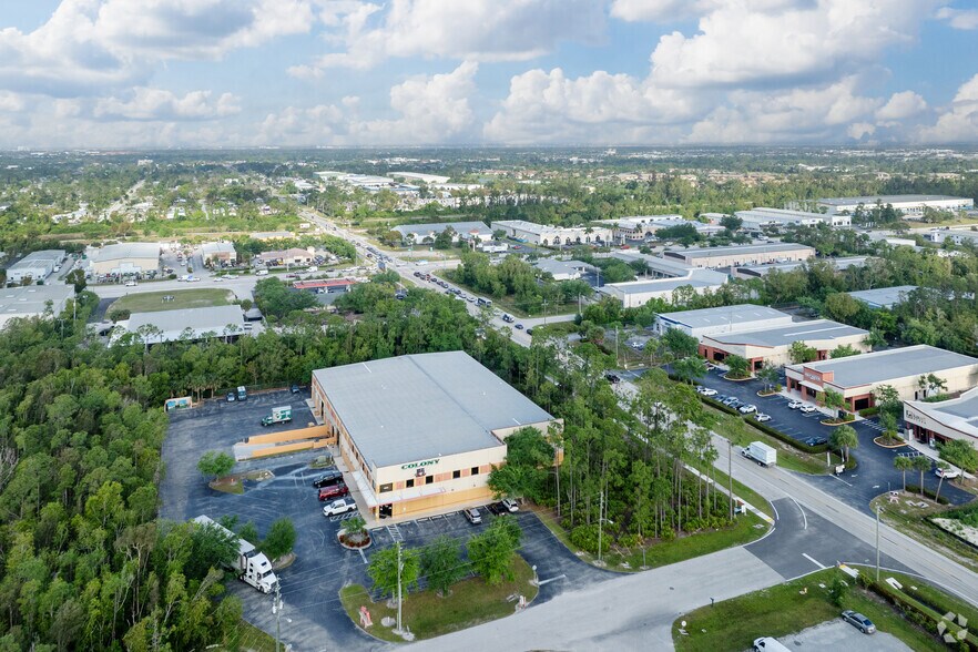 More Photos Of 12290 Crystal Commerce Loop, Fort Myers Distribution For Lease