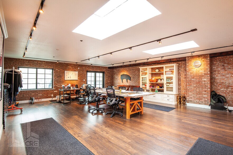 More Photos Of 1643 Jerrold Ave, San Francisco Industrial For Sale