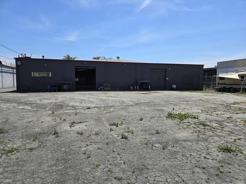 More Photos Of 3265 E 59th St, Long Beach Warehouse For Lease