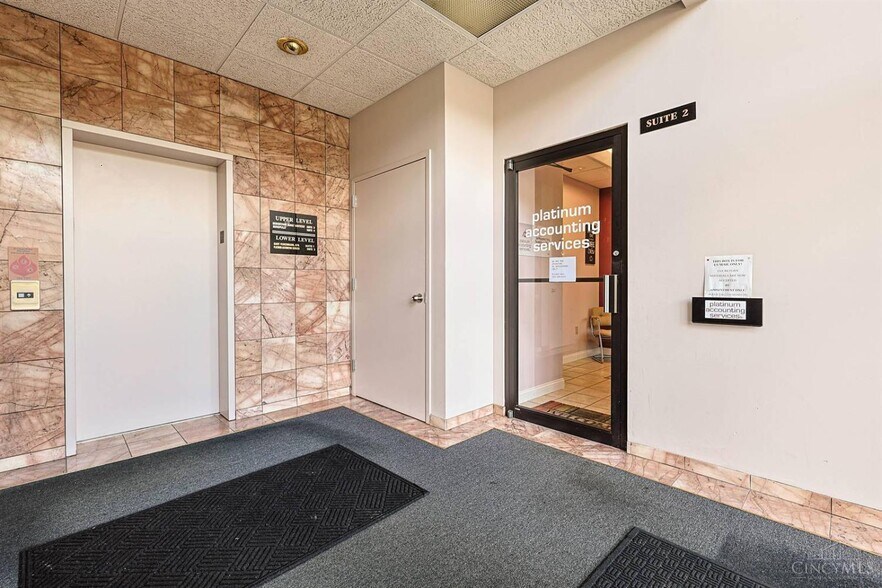 More Photos Of 5630 Bridgetown Rd, Cincinnati Office For Sale