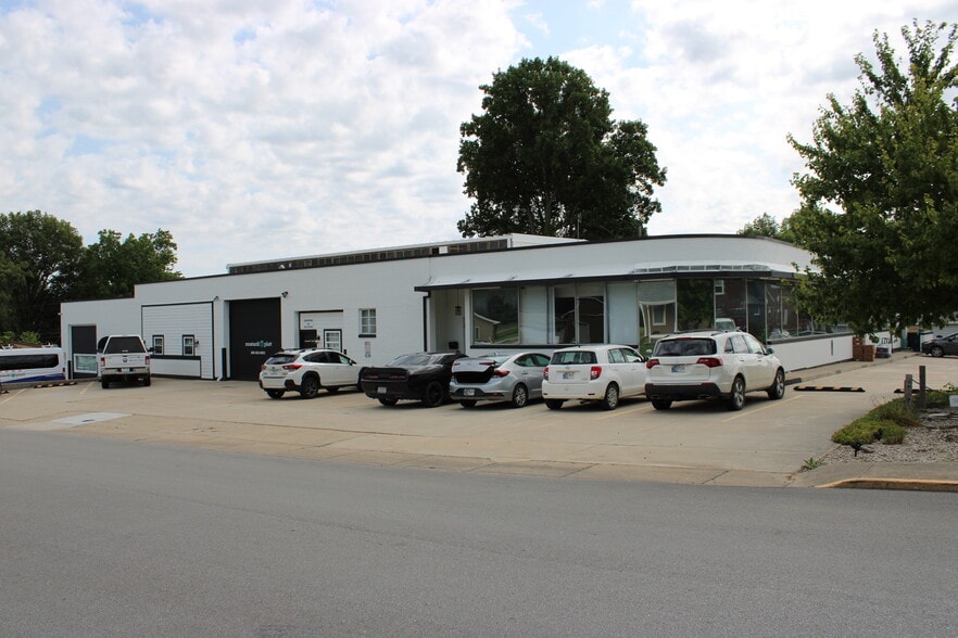 Primary Photo Of 150 W Clinton St, Danville Light Distribution For Sale